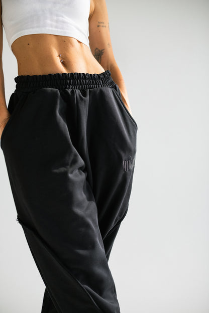 UNTOLD SWEATPANTS V.1